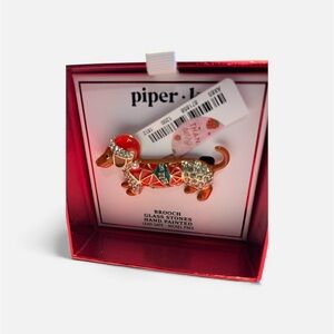 Piper K Dachshund Christmas brooch pin with glass stones - NWT ***